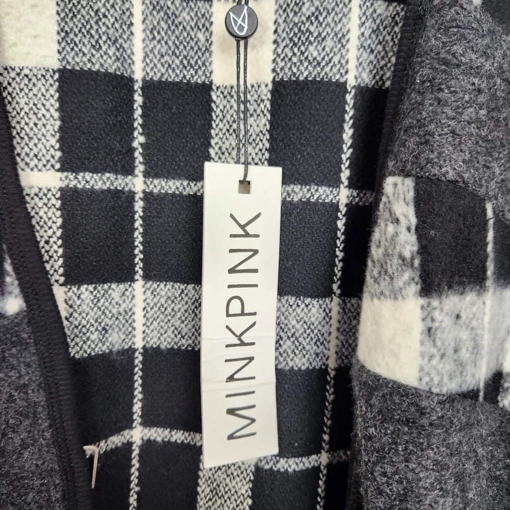 MINKPINK NWT Just Charming Shrug Poncho Gray Plaid OSFA Women's One Size